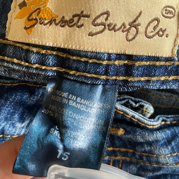 Denim shorts - Picture 3 of 3